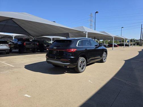 2025 Audi Q5 Premium