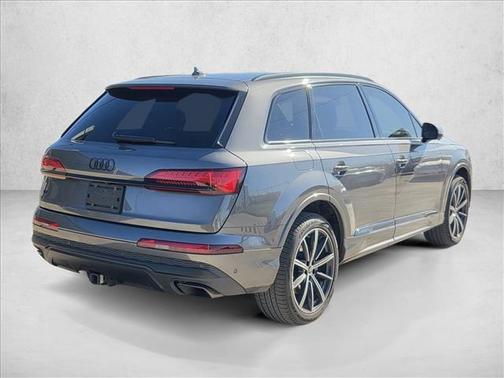 2025 Audi Q7 45 Premium Plus