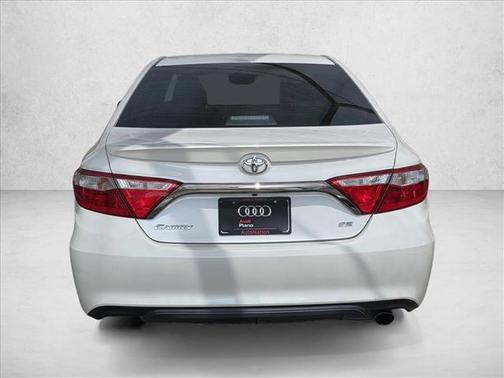 Blizzard Pearl 2016 Toyota Camry SE