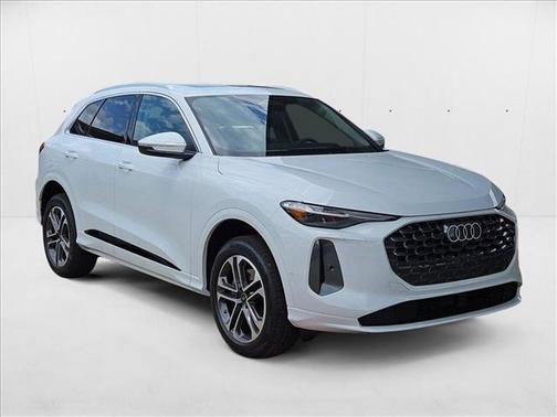 Glacier White Metallic 2025 Audi Q5 Premium Plus