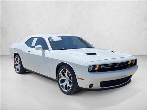 Bright White Clearcoat 2016 Dodge Challenger SXT