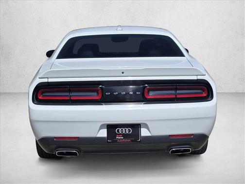 Bright White Clearcoat 2016 Dodge Challenger SXT