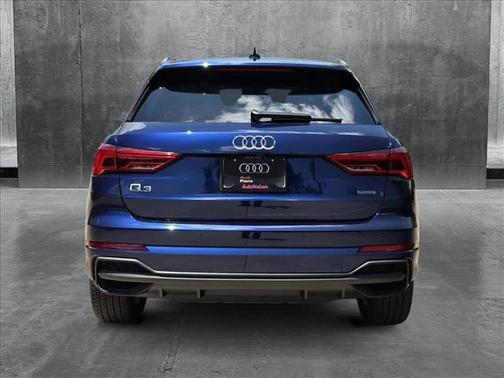 2025 Audi Q3 Premium 45 TFSI S line quattro Tiptronic