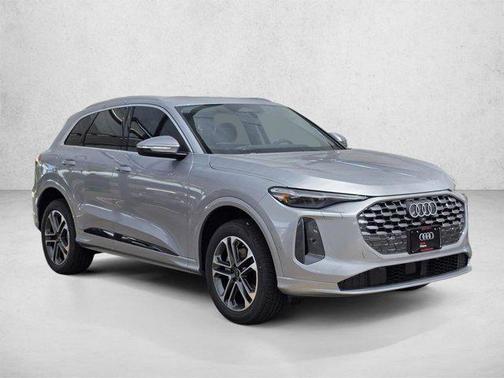 Florett Silver Metallic 2026 Audi Q5 Premium Plus TFSI quattro S tronic