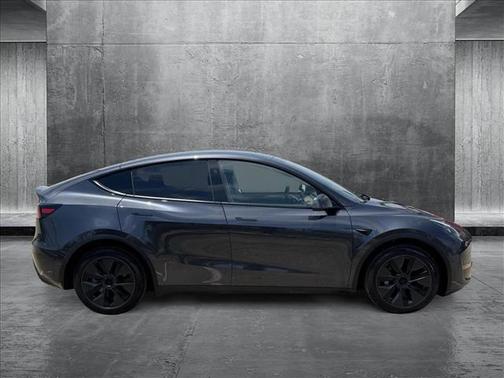 2025 Tesla Model Y Long Range Dual Motor All-Wheel Drive