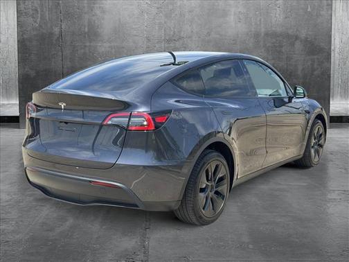 2025 Tesla Model Y Long Range Dual Motor All-Wheel Drive