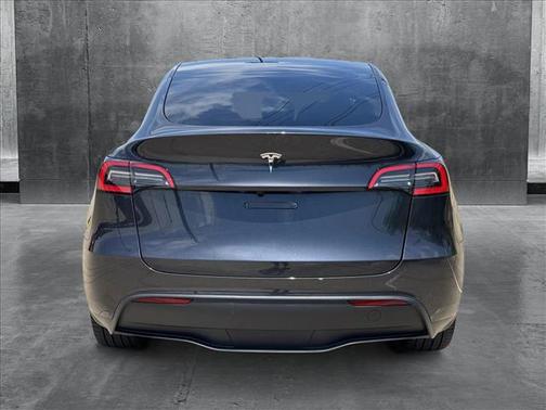 2025 Tesla Model Y Long Range Dual Motor All-Wheel Drive