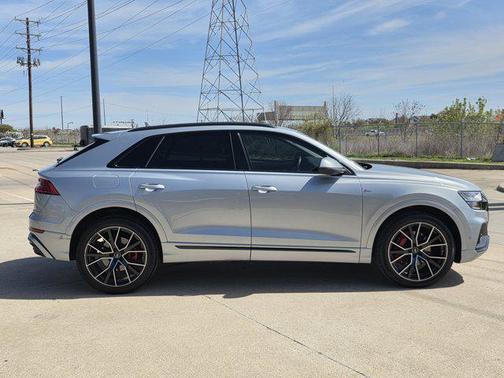 2023 Audi Q8 55 Premium Plus