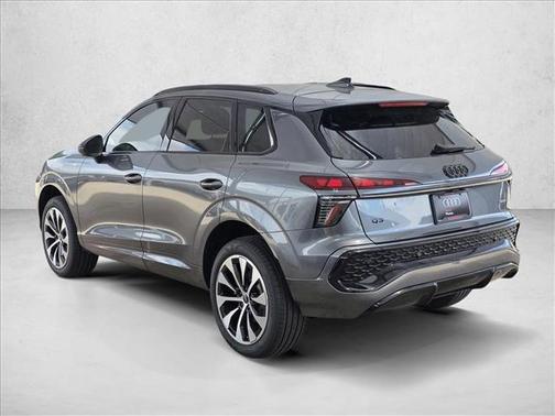 Daytona Gray Pearl Effect 2026 Audi Q3 TFSI quattro S tronic