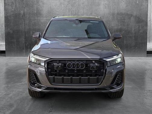 2025 Audi Q7 45 Premium Plus