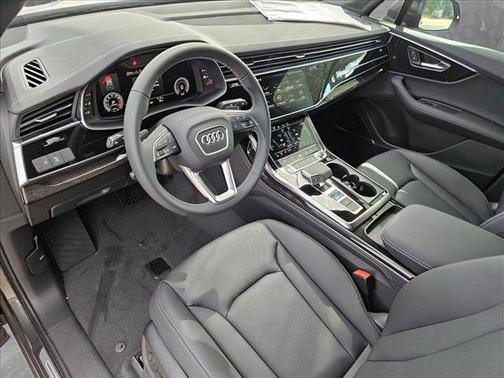 2025 Audi Q7 45 Premium Plus