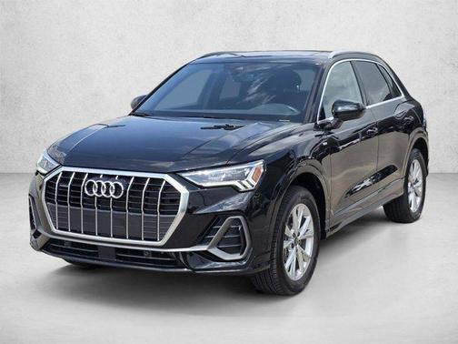 Mythos Black Metallic 2025 Audi Q3 Premium 45 TFSI S line quattro Tiptronic