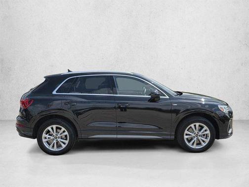Mythos Black Metallic 2025 Audi Q3 Premium 45 TFSI S line quattro Tiptronic
