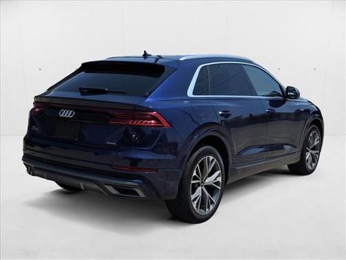 2022 Audi Q8 55 Premium Plus