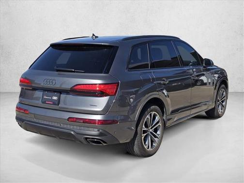 2025 Audi Q7 45 Premium Plus