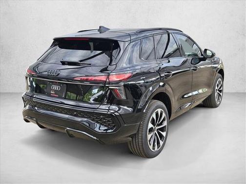 Mythos Black Metallic 2026 Audi Q3 S line