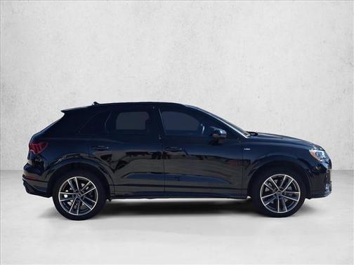 2022 Audi Q3 45 S line Premium