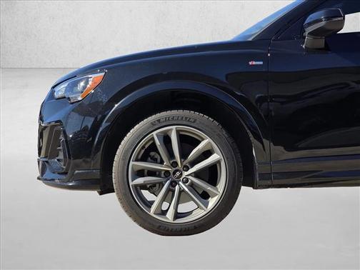 2022 Audi Q3 45 S line Premium