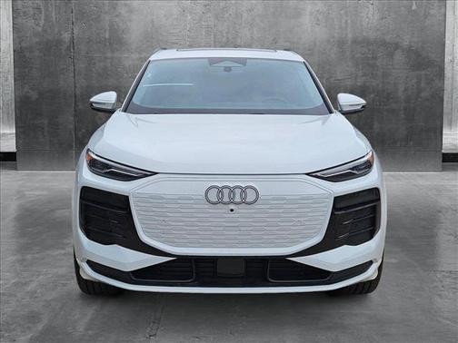 2025 Audi Q6 e-tron Premium quattro