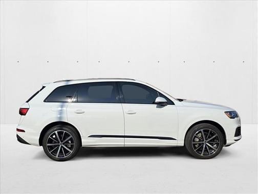 2022 Audi Q7 55 Premium Plus
