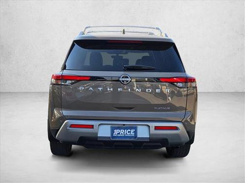 2024 Nissan Pathfinder Platinum FWD