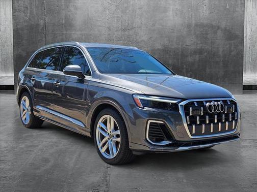 2025 Audi Q7 55 Premium Plus
