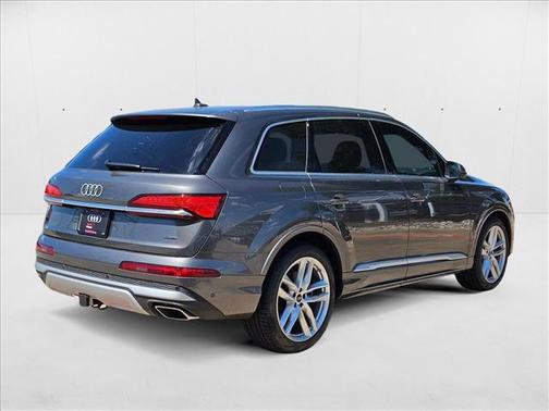 2025 Audi Q7 55 Premium Plus