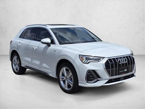 2024 Audi Q3 Premium 45 TFSI S line quattro Tiptronic