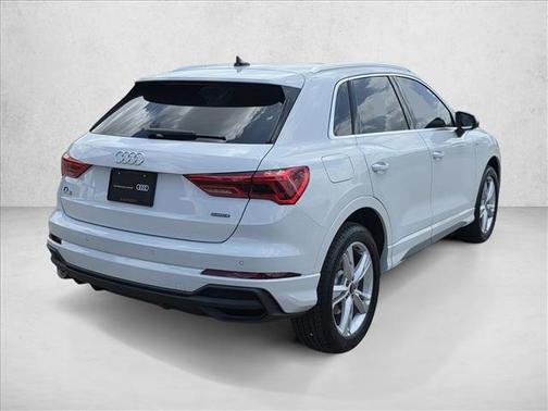 2024 Audi Q3 Premium 45 TFSI S line quattro Tiptronic