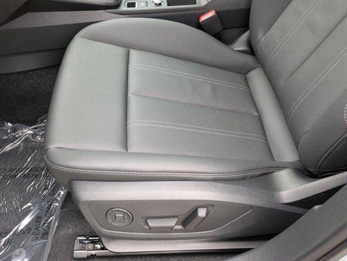 Arrow Gray Pearl Effect 2026 Audi A3 Premium