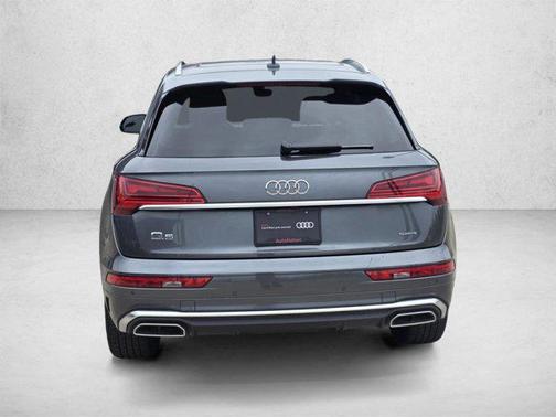 Daytona Gray Pearl Effect 2023 Audi Q5 45 S line Premium