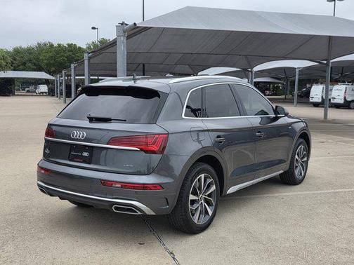 Daytona Gray Pearl Effect 2023 Audi Q5 45 S line Premium