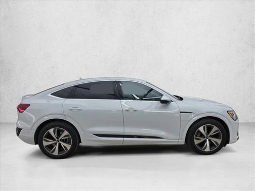 2024 Audi Q8 e-tron Premium Plus