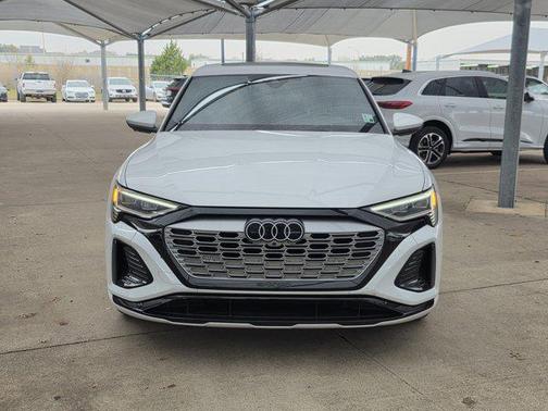 2024 Audi Q8 e-tron Premium Plus