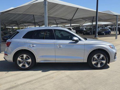 2023 Audi Q5 40 Premium