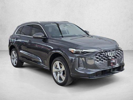 Tambora Gray Metallic 2026 Audi Q5 Premium Plus