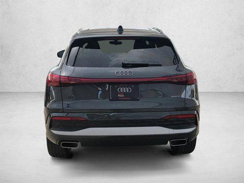 Tambora Gray Metallic 2026 Audi Q5 Premium Plus