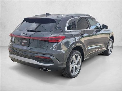 Tambora Gray Metallic 2026 Audi Q5 Premium Plus