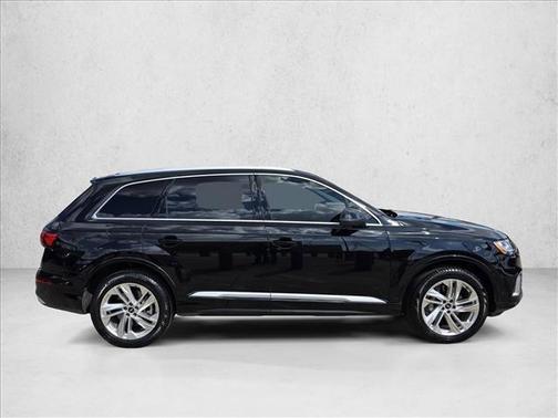 2022 Audi Q7 55 Premium Plus