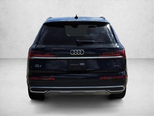 2022 Audi Q7 55 Premium Plus