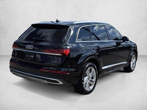 2022 Audi Q7 55 Premium Plus