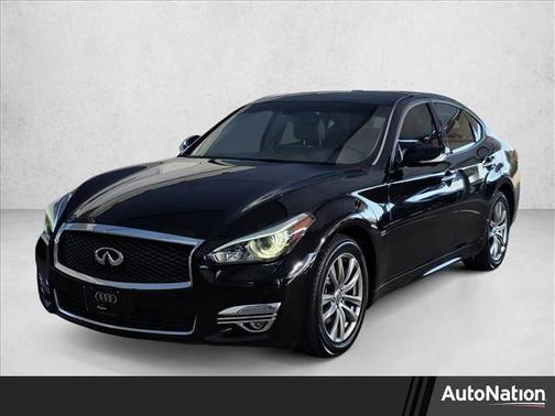 2016 INFINITI Q70 3.7