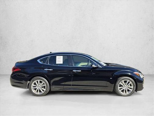 2016 INFINITI Q70 3.7