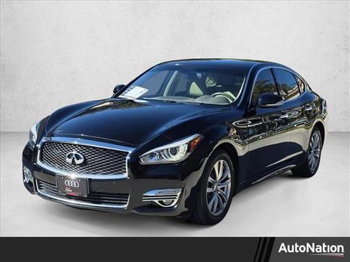 2016 INFINITI Q70 3.7