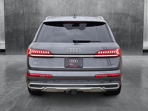 2020 Audi Q7 55 Premium Plus