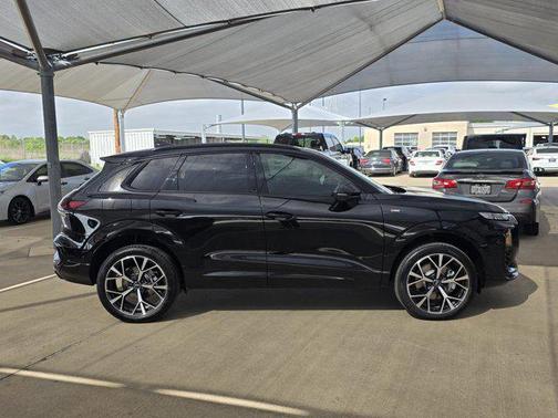 Mythos Black Metallic 2026 Audi Q3 S line