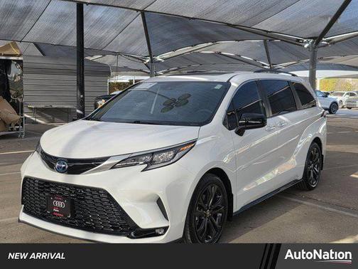 2023 Toyota Sienna XSE 7 Passenger