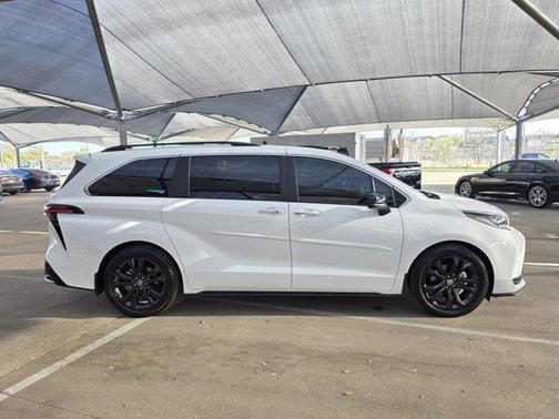 2023 Toyota Sienna XSE 7 Passenger