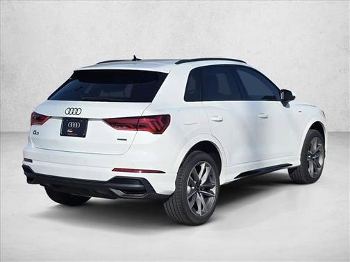 2025 Audi Q3 Premium 45 TFSI S line quattro Tiptronic