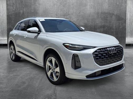 2025 Audi Q5 Premium Plus